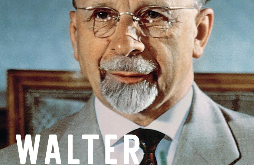 Buchcover der Biografie „Walter Ulbricht – Der kommunistische Diktator“ mit Porträt von Walter Ulbricht