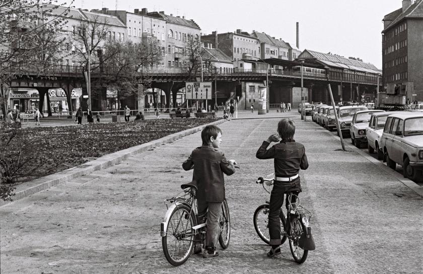 Blick in die Schönhauser Allee, aufgenommen im April 1985