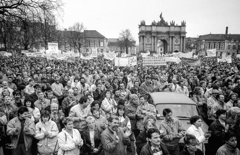 Demonstration auf dem Platz der Nationen in Potsdam, 4. November 1989 